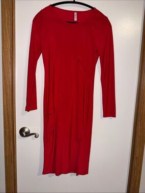 Sleek Red Long-Sleeve Draped Knit Dress